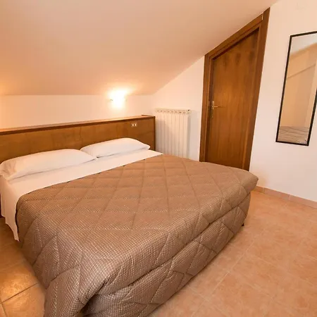 Della Corte Hotell 2*