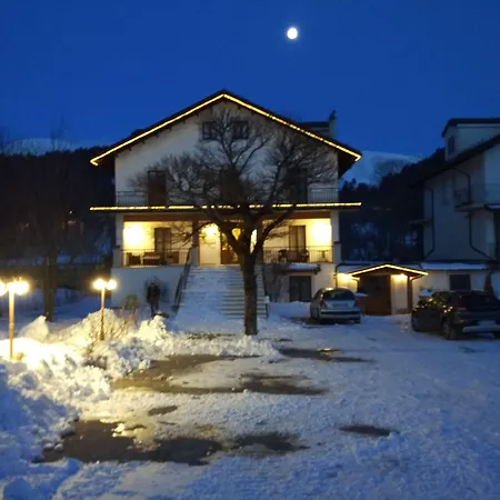 Della Corte Hotel 2*