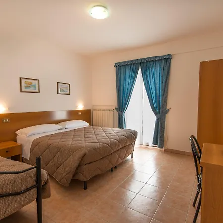 Della Corte 2*