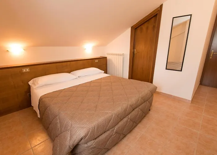 Della Corte Hotel 2*